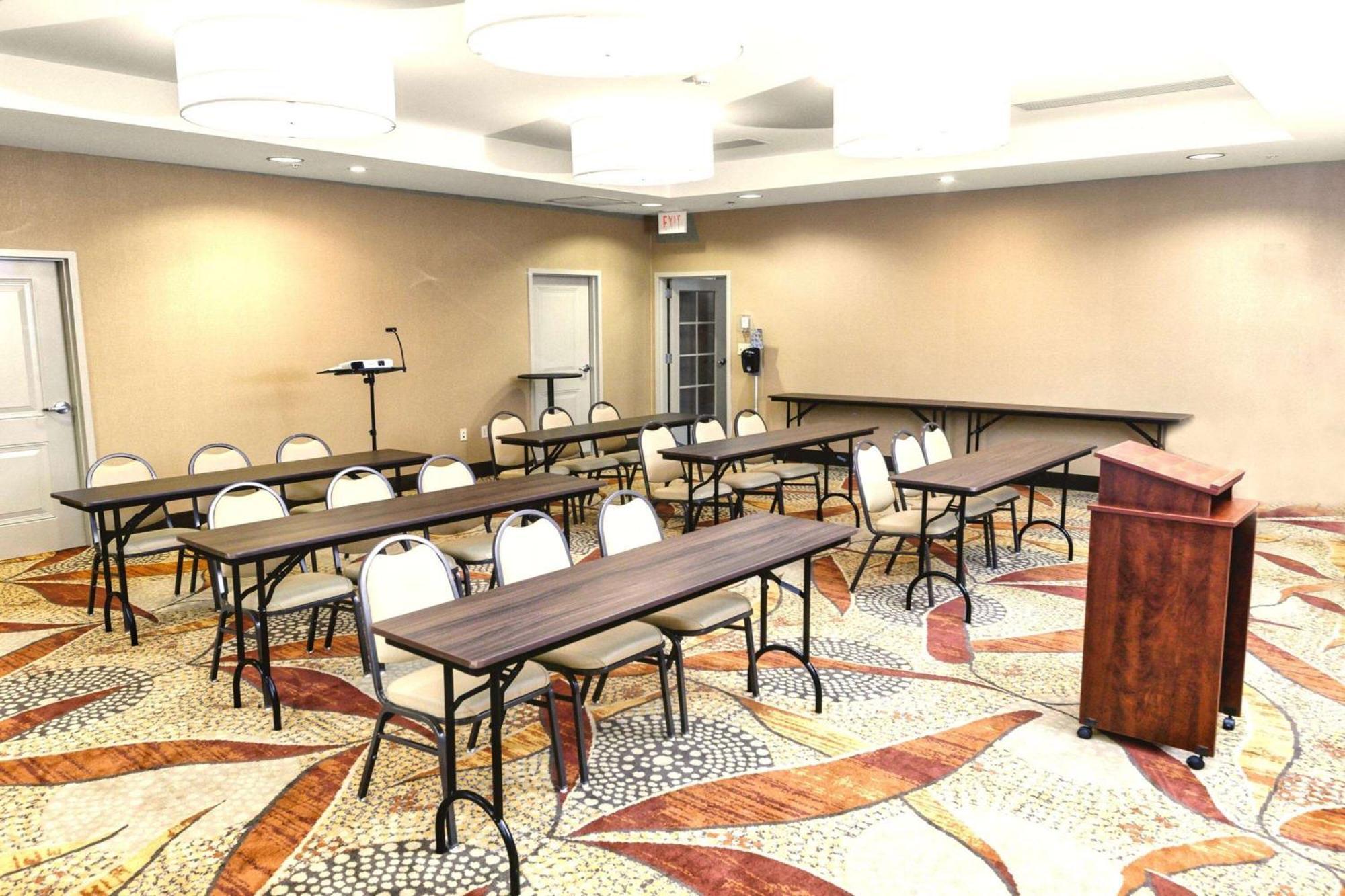 La Quinta By Wyndham Starkville At Msu Bagian luar foto
