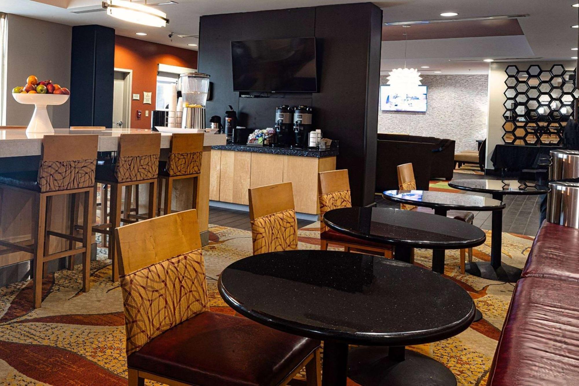 La Quinta By Wyndham Starkville At Msu Bagian luar foto