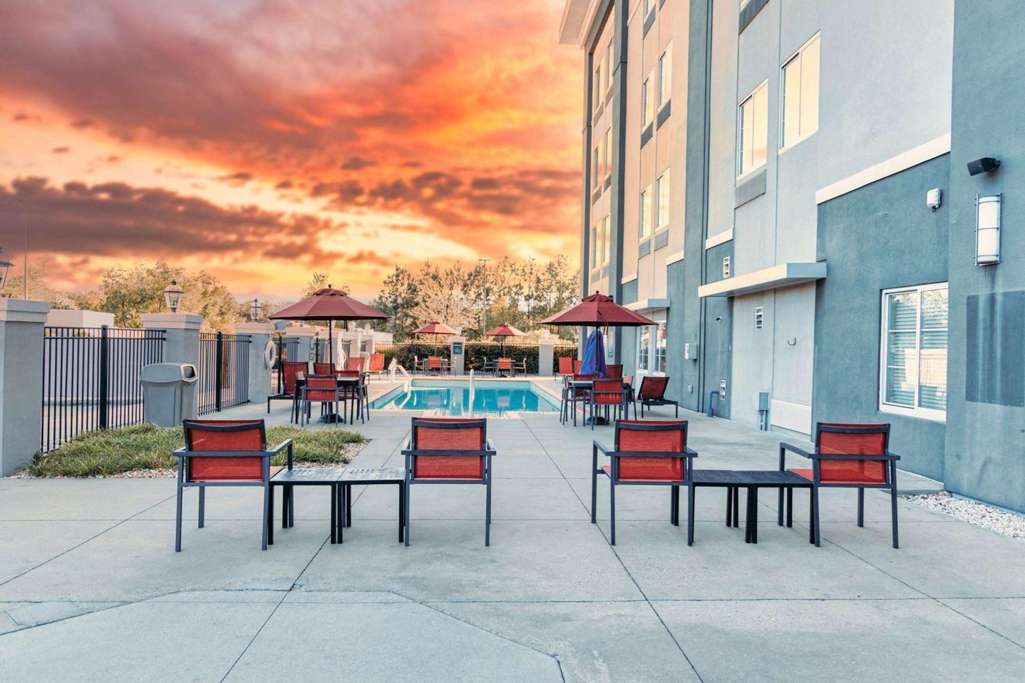 La Quinta By Wyndham Starkville At Msu Bagian luar foto