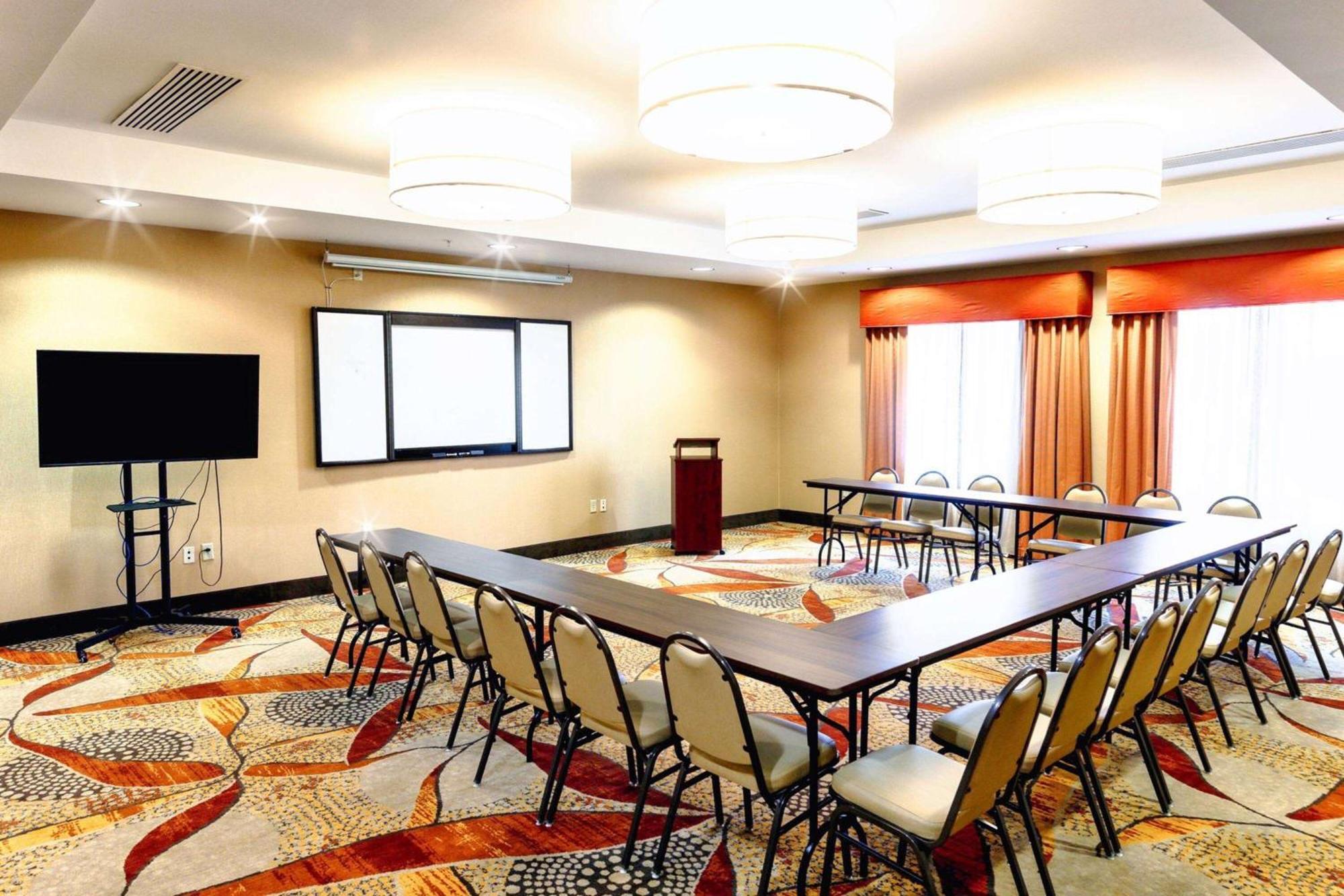 La Quinta By Wyndham Starkville At Msu Bagian luar foto